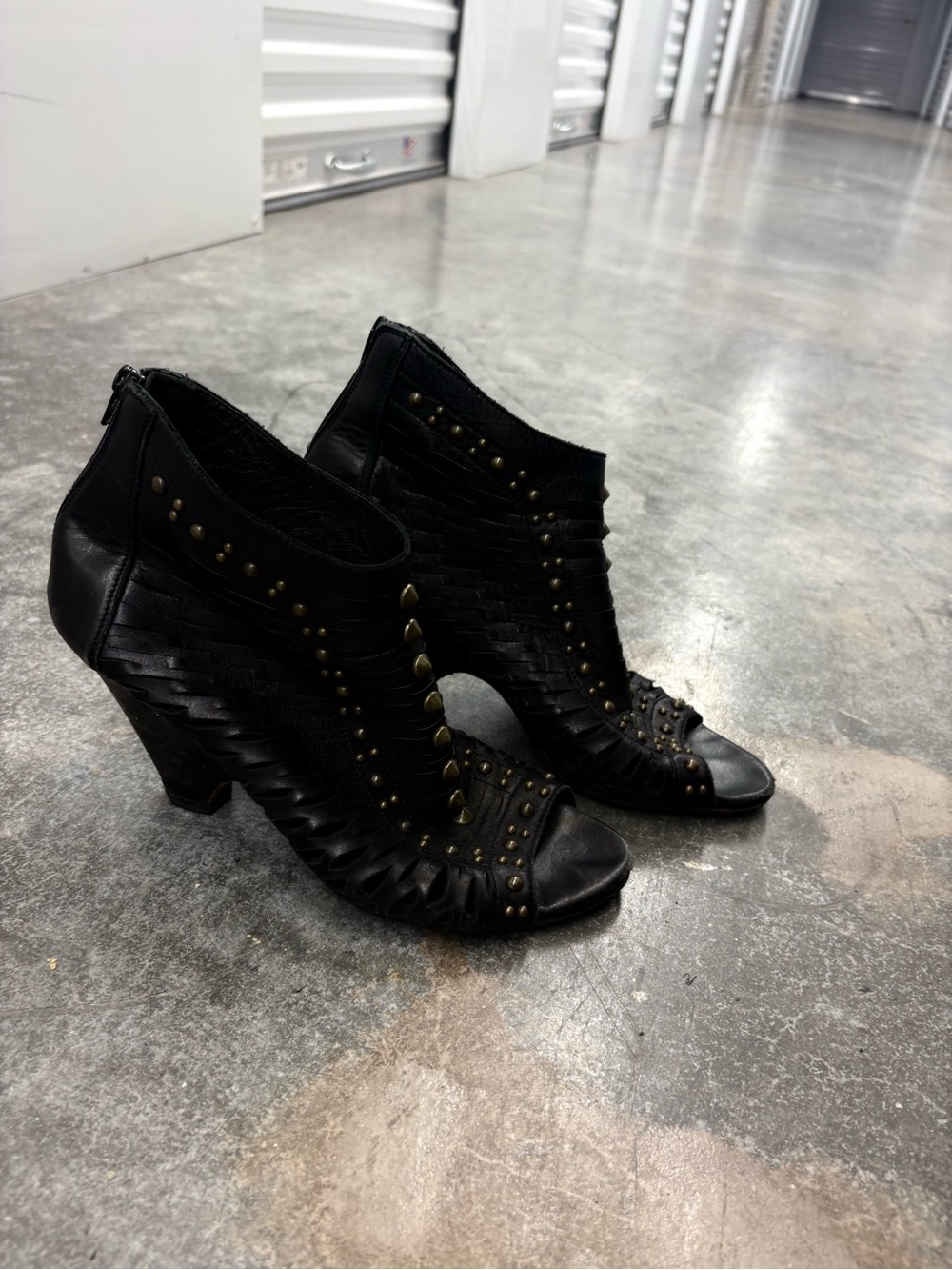 Kenneth Cole Black Leather Studded Open Toe Zip Ankle Bootie Women's 8.5
